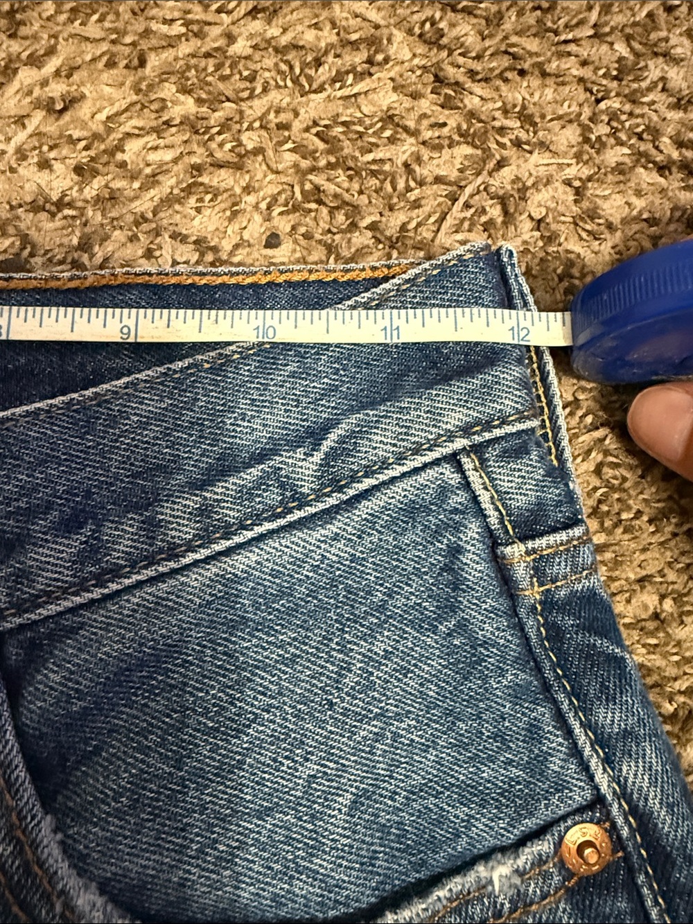 Levi 501 High-Rise Straight Leg Jeans in Dark Blue Denim - Picture 9 of 10